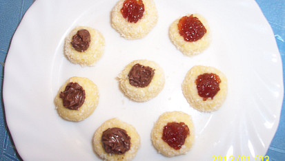 Oči, vlevo jsou s nutelou, vpravo s marmeládou
