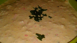 Opravdu výtečná pomazánka z krabích tyčinek, slaniny, sýra a smetany