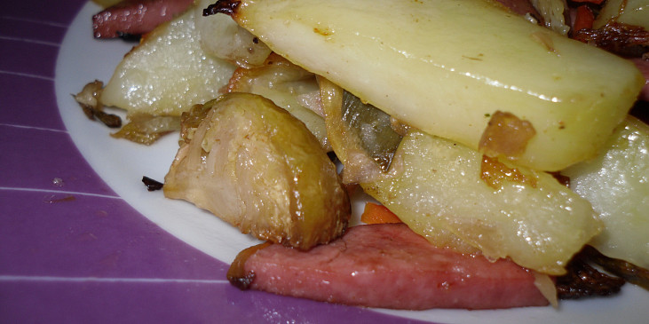 Pečené brambory s růžičkovou kapustou