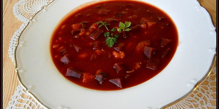 Pikantní polévka z červené řepy (Pikantní polévka z červené řepy)