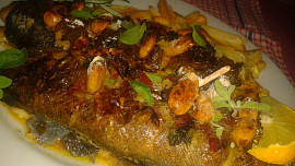 Pstruh  plněný, s vůní bylinek, mandlí a koření