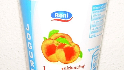 Skořicová buchta s ovocem, tento jogurt 2x