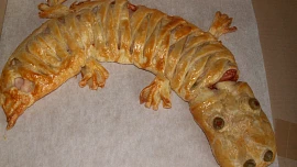 Slaný závin s Hermelínem a brusinkami
