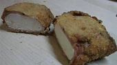 Šmakoun ve slanince s parmezánovým obalem