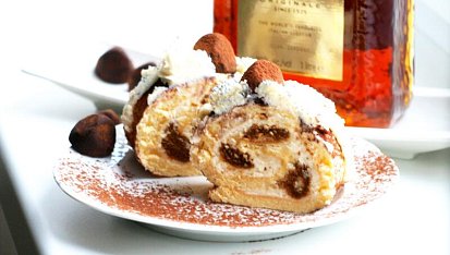 Tiramisu roláda s Mascarpone, to jou kraje..nevešly se do přepravky