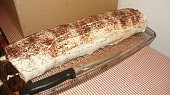 Tiramisu roláda s Mascarpone (navrch na tu parádu už krém nezbyl)