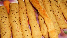 Tyčinky z bramborových knedlíků v prášku