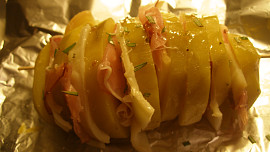 Vypečená brambůrka s parenicou