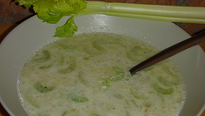 Cibulovo - řapíkatá polévka