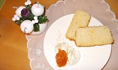 Citrónová babeta (Babetka zdobená meruňkovým džemem a zakysankou)