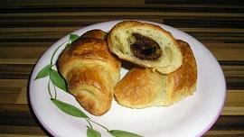 Domácí máslový croissant