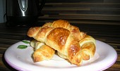Domácí máslový croissant