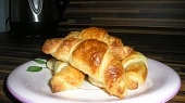 Domácí máslový croissant