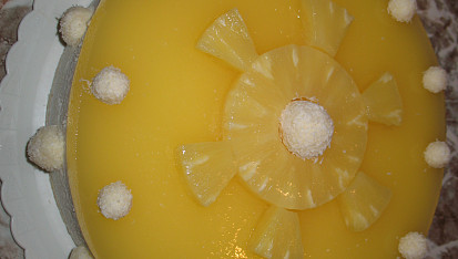 Dort piña colada (kokosovo ananasový)