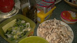 Houbová pomazánka s bílým vínem