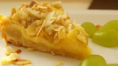 Hroznový páj  s mascarpone a mandlovou krustou