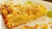Hroznový páj  s mascarpone a mandlovou krustou