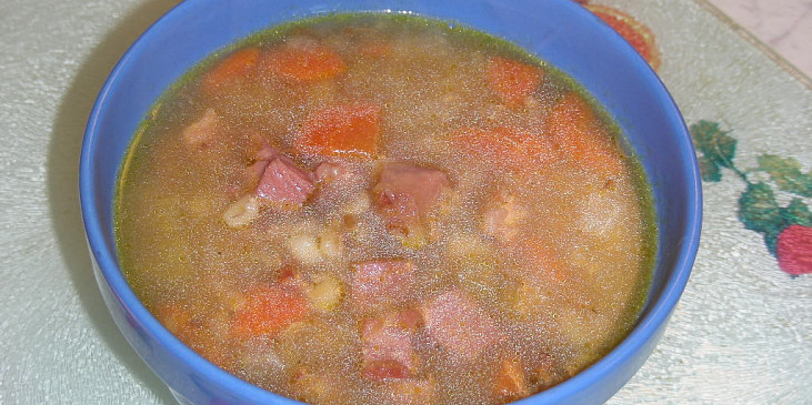 Hrstková polévka s uzenou krkovičkou
