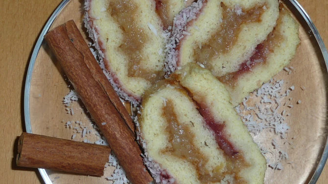 Jablkovo-skořicová roláda(nízkokalorická)