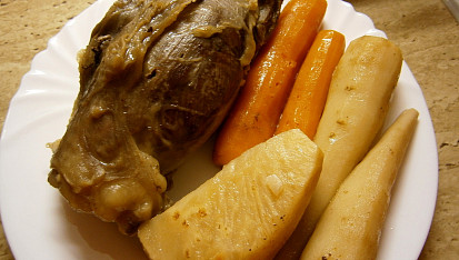 Jednoduchá "svíčková " z papiňáku, z vývaru vše vyndáme