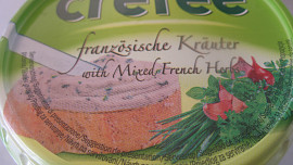 Polévka z červené čočky a čerstvého sýru