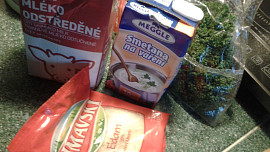 Smetanové zapečené brambory s bylinkama a kořením