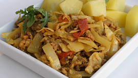 Šťavnaté kari zelí