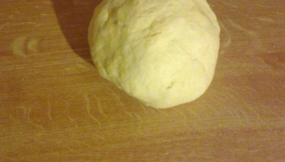 Štrúdl  (z domácího těsta), vypracované těsto