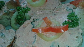 Výtečná ostřejší lososová pomazánka s paprikou