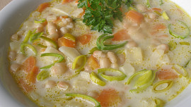Zeleninovo - fazolová polévka s chutí křenu