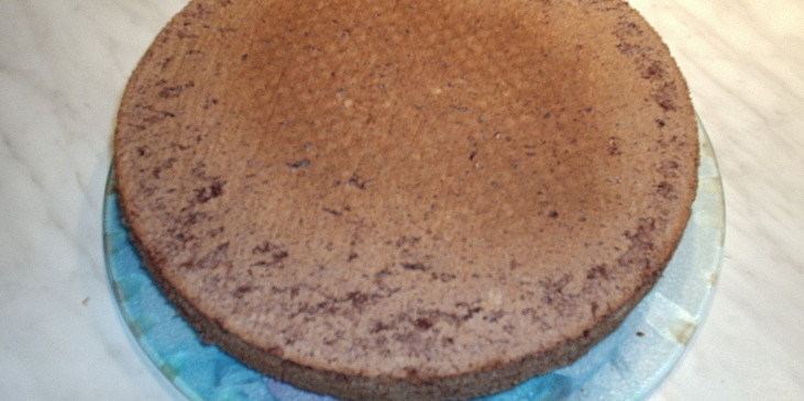 Čokoládový dort  "INDIÁN" (upečený korpus)