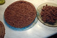 z korpusu odřízneme vršek a spodní díl vydlabeme