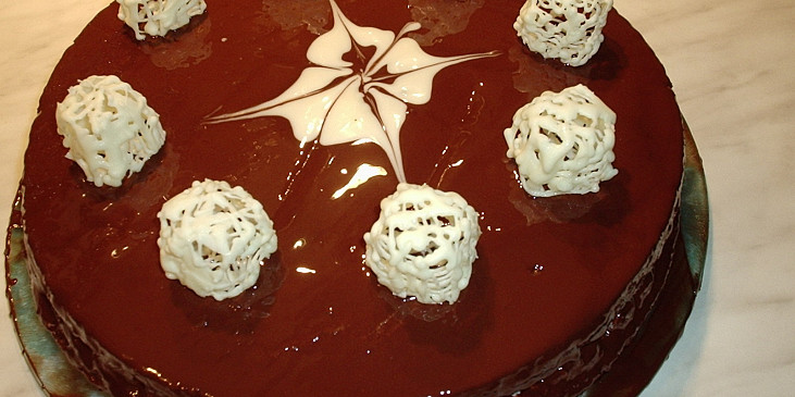 Čokoládový dort  "INDIÁN" (potřeme čokoládou a dozdobíme)