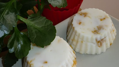 Dietní i dia nepečené tvarohové bábovičky s ovocem