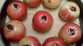 Dort s pečenými jablky