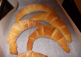 Hotové croissanty z plechovky