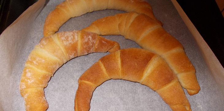 Hotové croissanty z plechovky