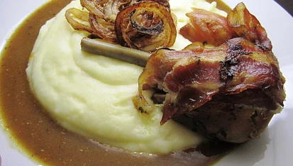Kapoun na slanině, Kapoun na slanině