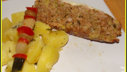 Kapustovo-kuřecí sekaná s uzeným bůčkem