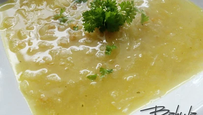Kedlubnová polévka s kroupami
