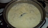 Koprová polévka na kyselo s fazolemi (polévka se vaří...)