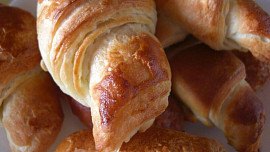 Máslové croissanty s omládkem