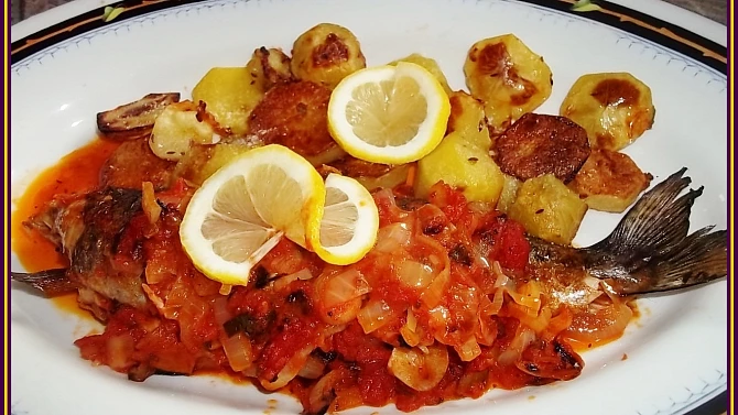 Mořský pstruh-Salmo Trutta s rajčaty, Mořský pstruh s rajčaty