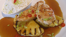 Orientální kuřecí s grilovaným ananasem