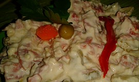 Pomazánka (i salát) "Pikant“ z nivy, oříšků a malých cibulek