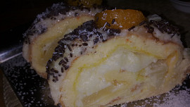 Roláda  žlutobílá  s třepacím krémem