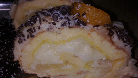 Roláda  žlutobílá  s třepacím krémem