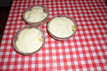 a zalejeme pudinkem