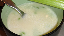 Sýrová polévka s řapíkatým celerem