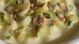 Žampionovo - kapustová smetanová polévka